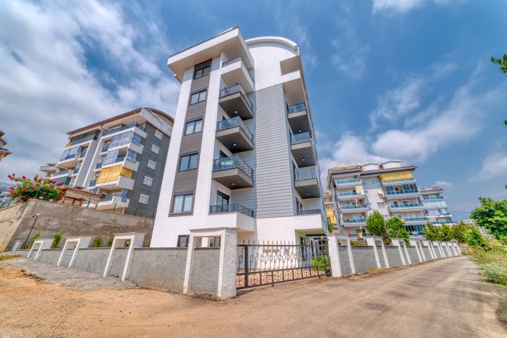 Oba, Alanya'da Satılık Havuzlu 1 Yatak Odalı Daire