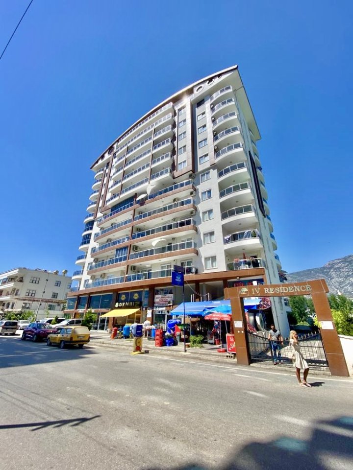 Mahmutlar, Alanya'da Deniz ve Şehir Manzaralı Satılık Eşya Dolu 1+1 Daire