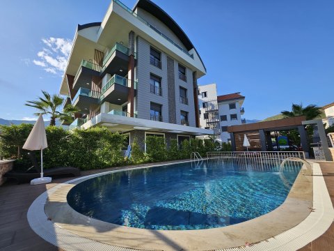 Spacious 4+1 Duplex Apartment with Mountain Views in Oba Safir Park, Alanya