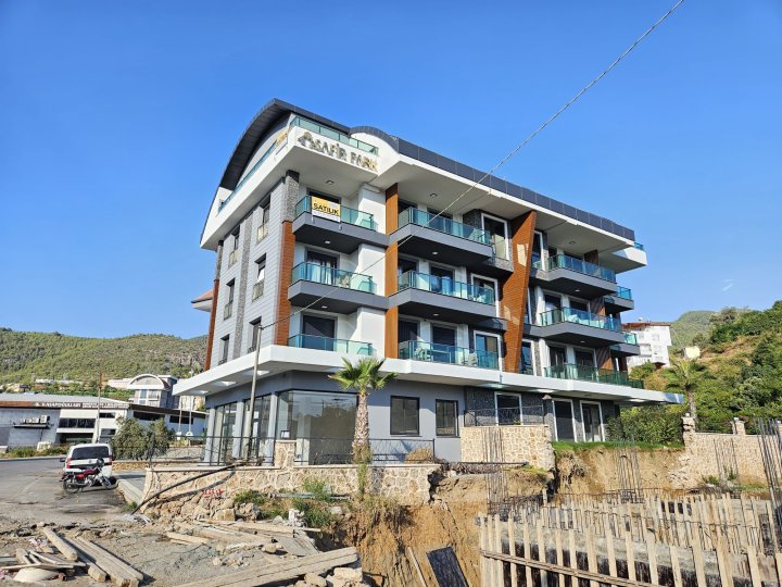 Oba Safir Park, Alanya'da Dağ Manzaralı Geniş 4+1 Dubleks Daire Satışı