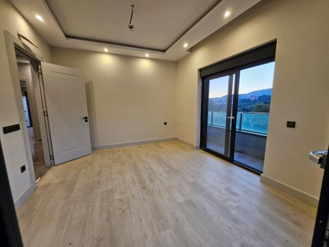 Spacious 4+1 Duplex Apartment with Mountain Views in Oba Safir Park, Alanya