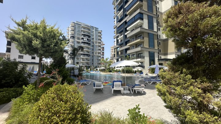 Mahmutlar, Alanya'da Satılık Ferah Köşe Konumlu 1+1 Daire