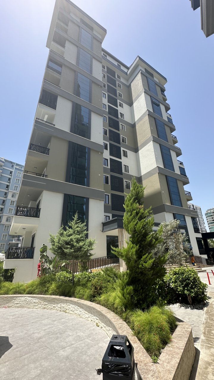 Mahmutlar, Alanya'da Satılık Ferah Köşe Konumlu 1+1 Daire