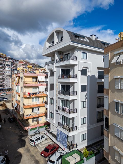 Modern 1+1 Apartment in Center of Alanya with Social Facilities