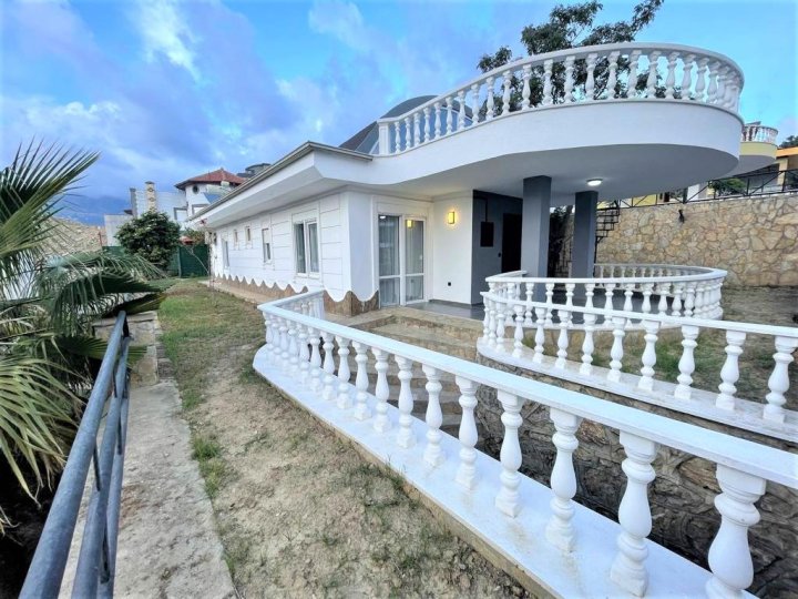Luxury 3+1 Villa for Sale in Alanya Kargicak – 400 m² Plot