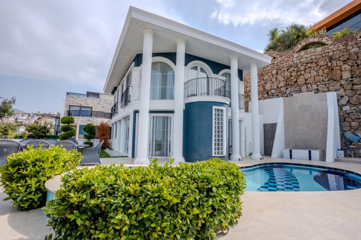 Luxury 4+1 Villa for Sale in Kargicak with Private Pool