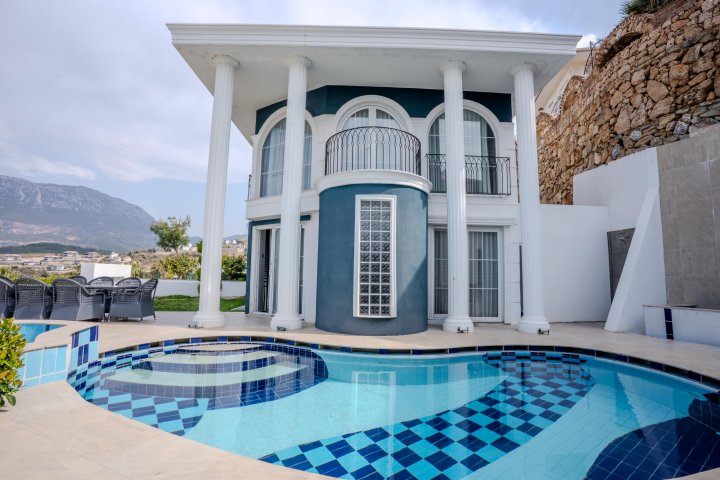Luxury 4+1 Villa for Sale in Kargicak with Private Pool