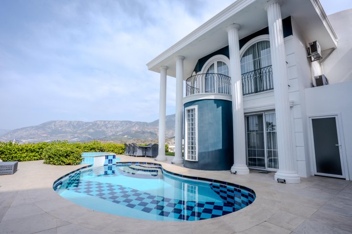 Luxury 4+1 Villa for Sale in Kargicak with Private Pool