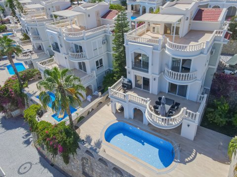 Luxury 4+2 Sea-View Villa in Alanya Konakli – Fully Furnished