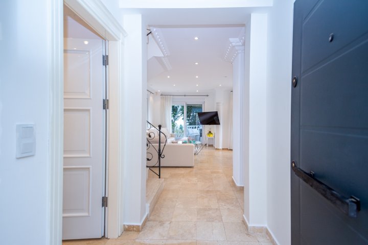 Sea-View 2+1 Fully Furnished Apartment for Residence in Alanya Cikcilli