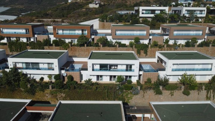 Luksuzna 4+1 namještena duplex vila s privatnim bazenom u Kargicaku, Alanya