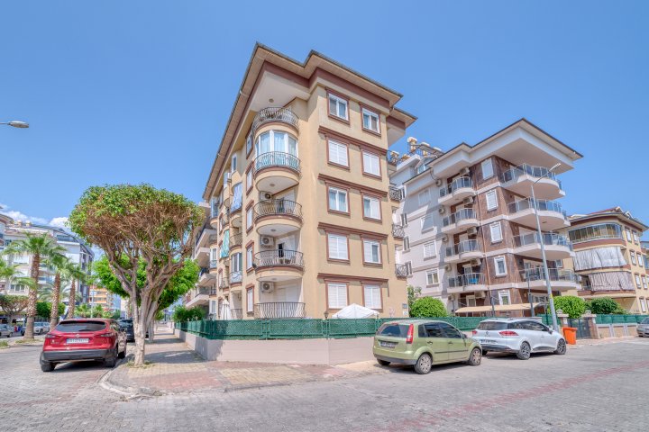 Luksuzni 4+1 duplex apartman s bazenom, jacuzzi i terasom