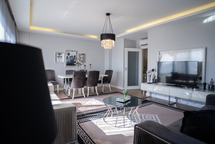 3-Bedroom Apartment in Kadikoy, Istanbul For Sale with City Center Access