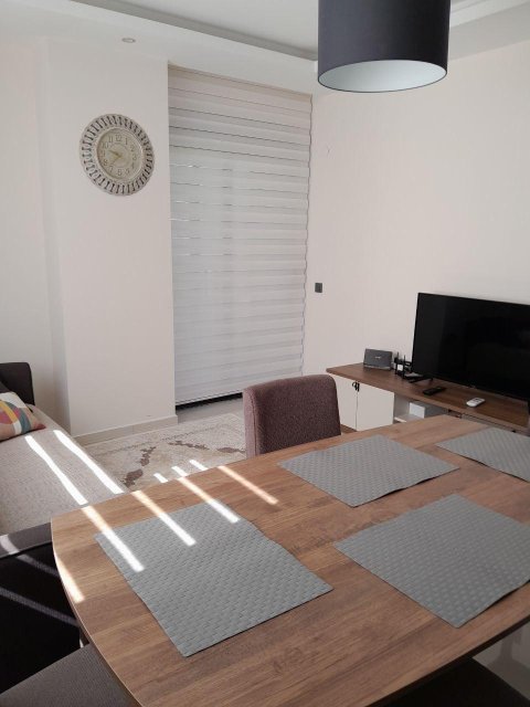 Moderne möblierte 1+1 Wohnung zum Verkauf in Kargicak Sofia Park