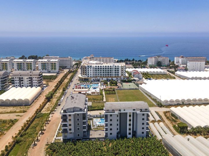 Achetez un appartement de 2 chambres à Alanya Kargicak, meublé, près de la mer et de la piscine