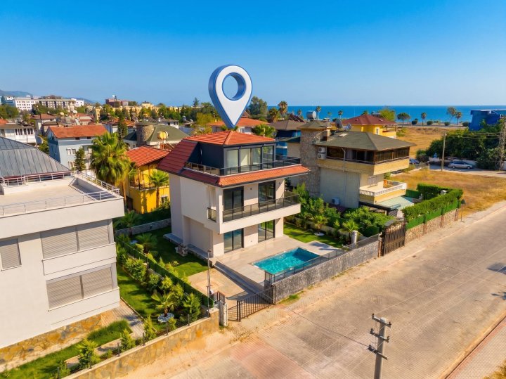 Moradia Triplex com Vista Mar à Venda em Alanya | Cidadania