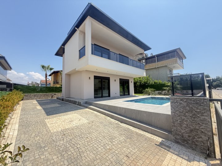 Moradia Triplex com Vista Mar à Venda em Alanya | Cidadania