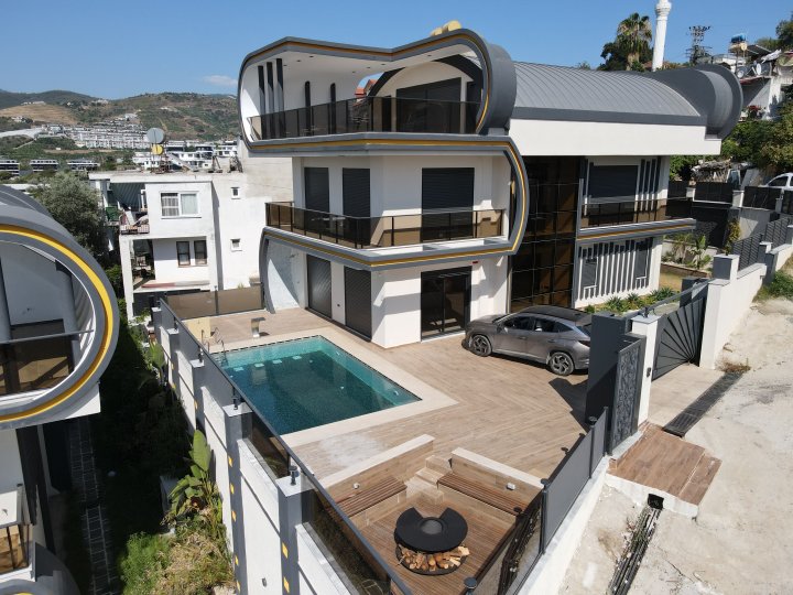 Five-bedroom ultra-luxurious private villa in Kargicak