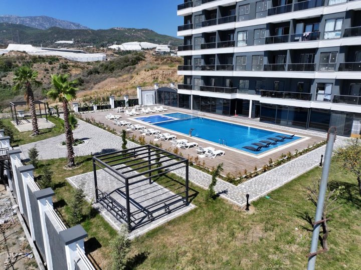 Alanya Demirtaş'ta Doğa Manzaralı Satılık 1+1 Daire