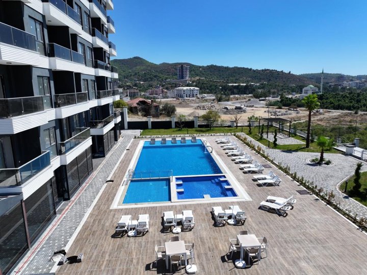 Alanya Demirtaş'ta Doğa Manzaralı Satılık 1+1 Daire