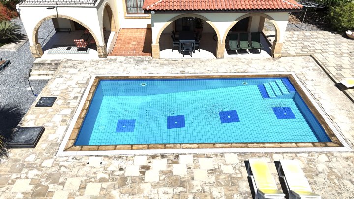 Villa Vintage de 3 Dormitorios en Karsiyaka, Kyrenia