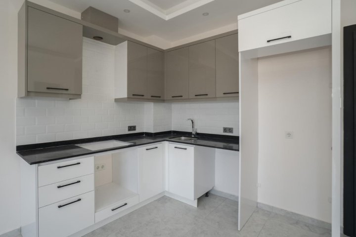 برای فروش آپارتمان یک خوابه با چشم انداز دریا و استخر در آوسالر، آلانیا برای سرمایه گذاری