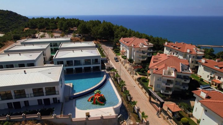 Oplev Alanya: 2-værelses villa til salg i Konakli med havudsigt