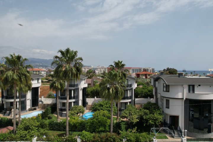 Villa for Sale in Turkler, Alanya with Pool and Residence Permit - 4 Bedrooms