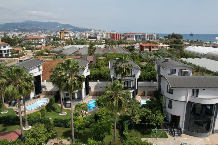 Villa for Sale in Turkler, Alanya with Pool and Residence Permit - 4 Bedrooms