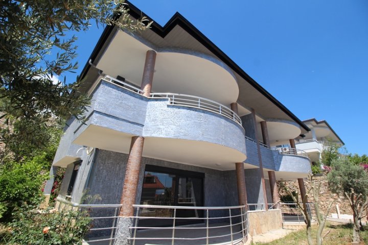 Вилла на продажу с видом на море и гражданством в Аланье Бекташ