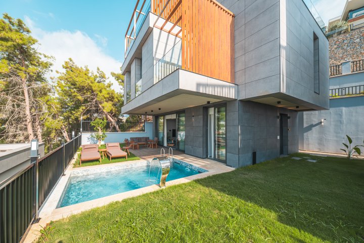 شهروندی ارائه شده: ویلا با 3-5 خواب در کوناکلی آلانیا، نزدیک به ساحل