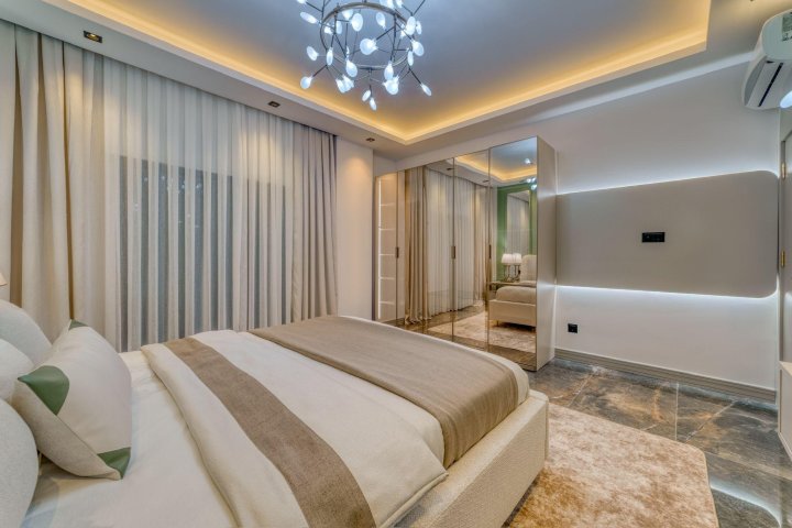 Bürgerrecht genehmigte Villa mit 7 Schlafzimmern und privatem Pool in Alanya Bektas