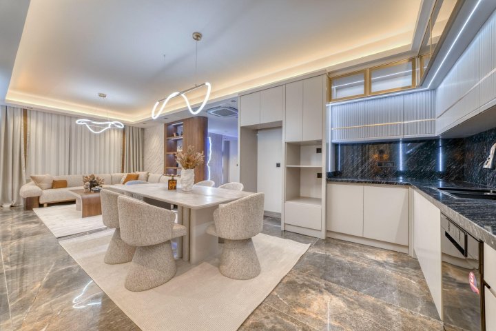 Bürgerrecht genehmigte Villa mit 7 Schlafzimmern und privatem Pool in Alanya Bektas