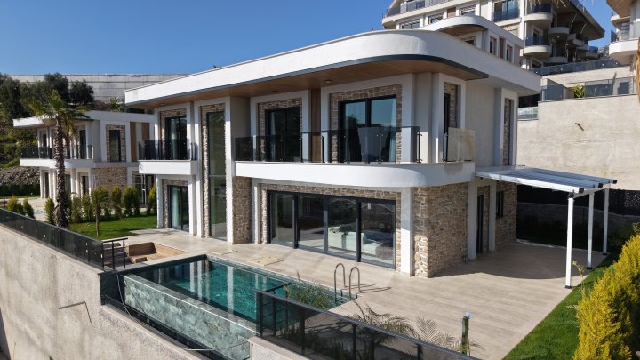 Luxury Villas & Duplex Apartments in Kargıcak Alanya – Citizenship Eligible with Sea View