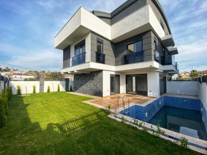 Luxury Spacious Villa in Famous Muratpasa, Antalya