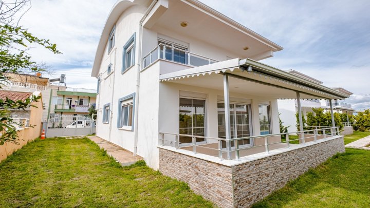 Antalya Serik'te Satılık Lüks Villalar 