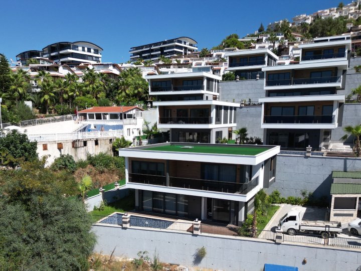 For Sale: Sea View Villa in Kargicak, Alanya with 4 Bedrooms and Citizenship