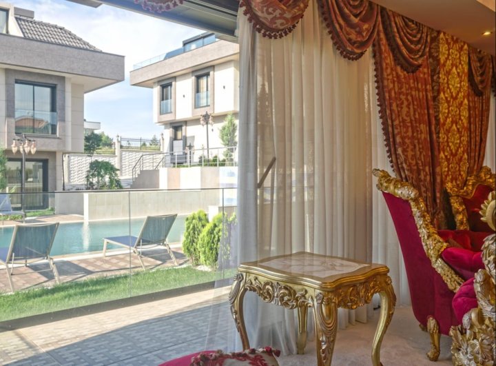 Бейліктюзде сату үшін люксовая вилла: азаматтық және ақылды үй ерекшеліктері, 6-7 жатын бөлме