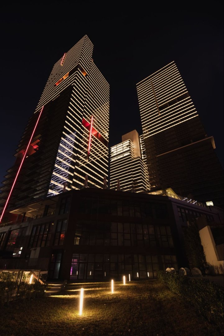 Propriedade Comercial no Centro da Cidade com 1-5 Quartos e Vista Mar à Venda