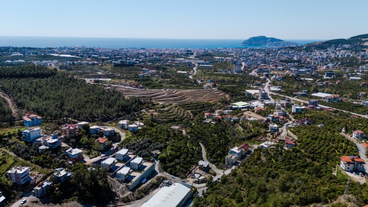 Villa in Oba with 4 Bedrooms for Sale, Includes Citizenship and Sea View