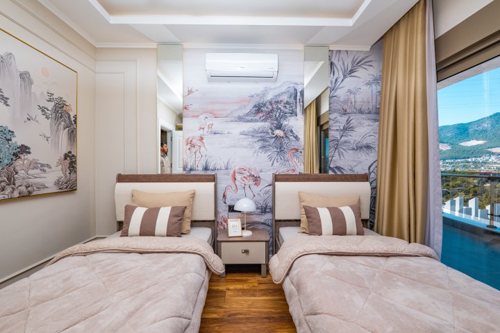 Villa in Oba with 4 Bedrooms for Sale, Includes Citizenship and Sea View