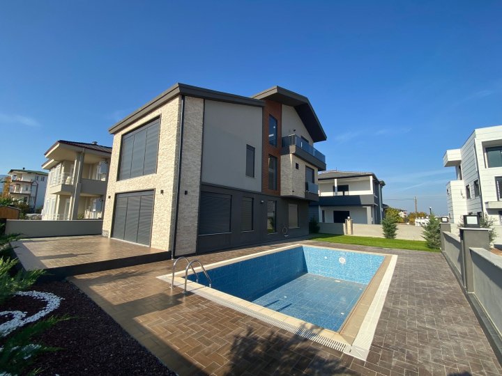 Brand new Villa located in Dosemealti north of Antalya