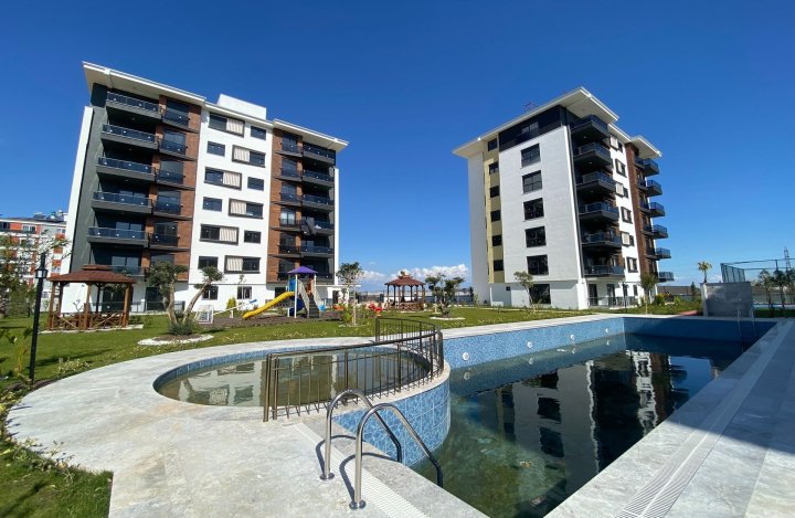 Spacious Three-Bedroom Apartments in Kepez, Antalya