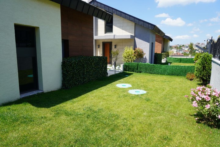 For Sale: Smart Home Villa with Residence Permit in Beylikduzu, 3 Bedrooms