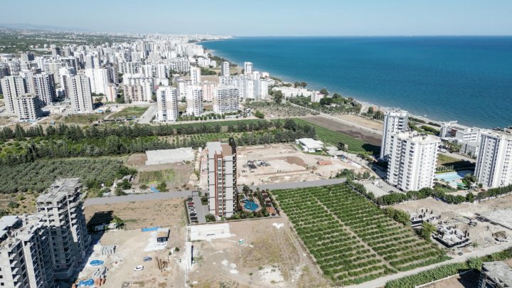 Satılık Daire: Mezitli, Mersin'de Havuzlu ve Denize Sıfır