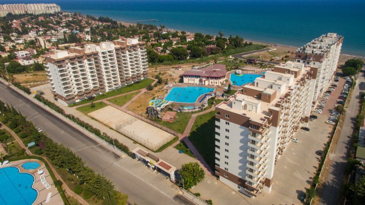 Buy 2 or 3 Bedroom Apartments in Erdemli, Mersin with Pool and Sea View