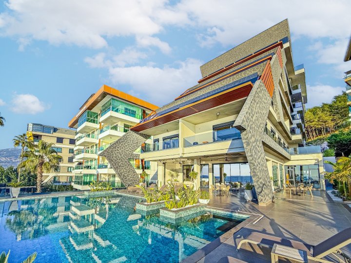 Alanya Kargıcak'ta Denize Sıfır, Muhteşem Deniz Manzaralı Satılık Daireler: 2+1, 3+1 ve 4+1 Seçenekleriyle