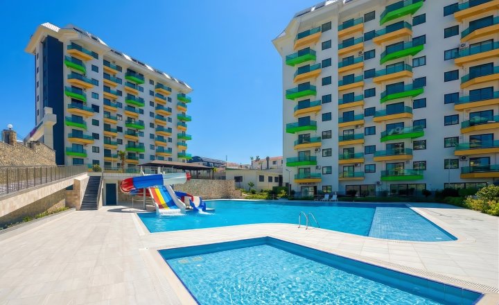 For Sale: Alanya Avsallar Apartment with Pool Near the Beach