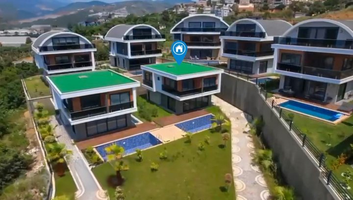 3-Bedroom Villa with Private Pool for Sale Near the Beach in Alanya Kargicak