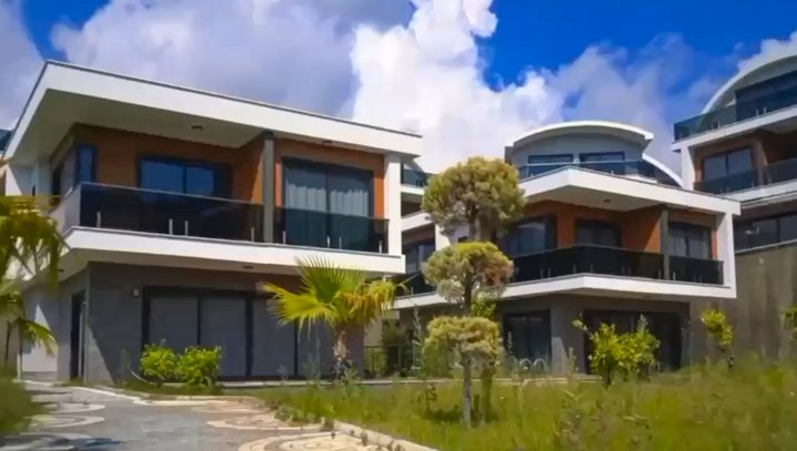 3-Bedroom Villa with Private Pool for Sale Near the Beach in Alanya Kargicak